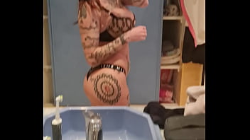 Coucou en direct de mes vacance comment allez vous aujourd'hui des new sur