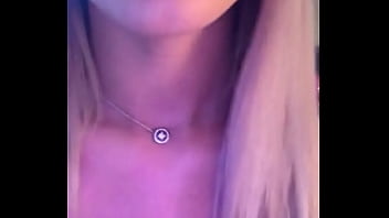 Loira modelo caiu na net em video intimo