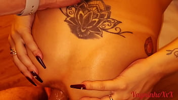 Depois da festa minha namorada só me deixou descansar depois que eu fodi sua bucetinha e seu cuzinho vagninho e holy rubi