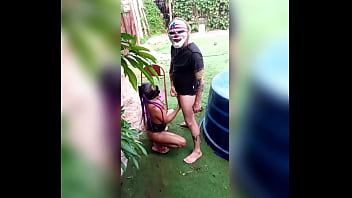 Linda sapeca molhada ninfeta