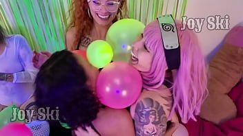 Feliz aniversário prima vamos nos esfregar com balões