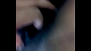Mulata se masturbando