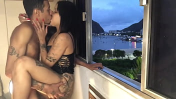 Fudi ela na janela olhando pra praia gostosa ganhou cacete com japaaa rodrigues