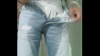 Me orino en el pañal varias veces y sensacional orgasmo