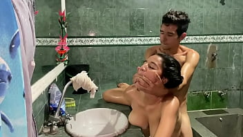 Mi hijastro me dar una buena follada a ver que no hay nadiel en casa