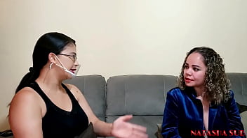 Eu ajudando na depilação intima com cera