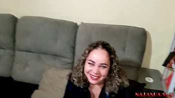 Eu ajudando na depilação intima com cera