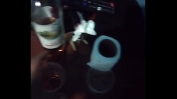 Señora acepta sexo por dinero y se emborracha de lima