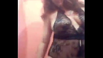 Aurora estelar se muestra en el baño de su casa