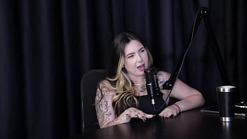 Morena safada faz stripper após falar das exigências de se fazer uma live e participou de uma suruba sem consentimento charlottye watch sheer red