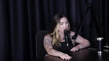 Morena safada faz stripper após falar das exigências de se fazer uma live e participou de uma suruba sem consentimento charlottye watch sheer red