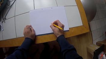 Une limace fait un proute