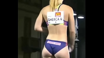 I love her butt it is nice and jigging