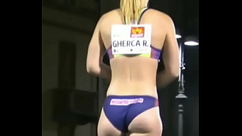 I love her butt it is nice and jigging