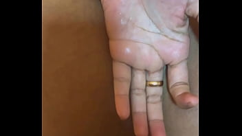 Trai meu marido com o entregador motoboy da empresa dele que me dominou