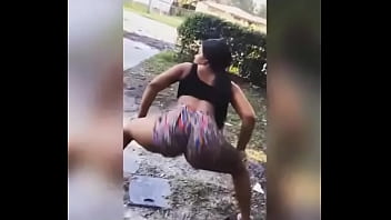 Throw dat azz in a circle