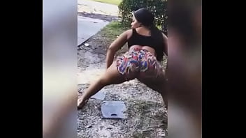 Throw dat azz in a circle