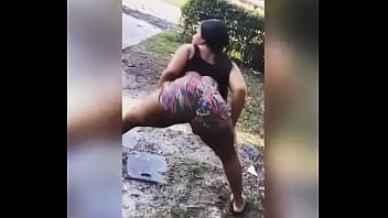 Throw dat azz in a circle