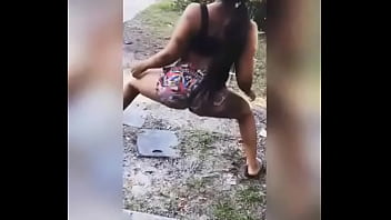 Throw dat azz in a circle