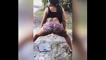 Throw dat azz in a circle