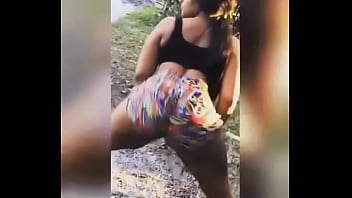 Throw dat azz in a circle