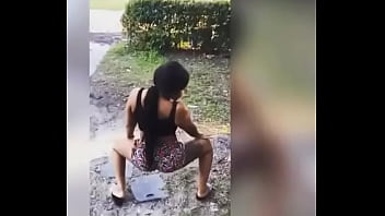 Throw dat azz in a circle