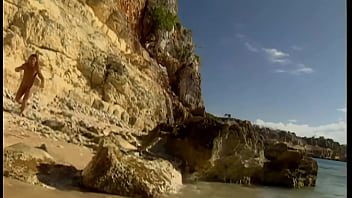 Hardcore outdoors beach fuck