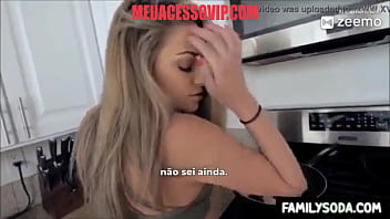 Fodeu a meia irma magrinha gostosa