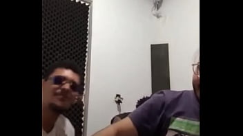 Fritando no estúdio