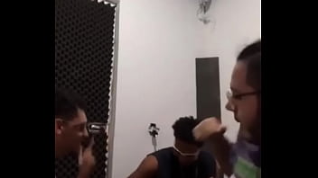 Fritando no estúdio