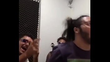 Fritando no estúdio