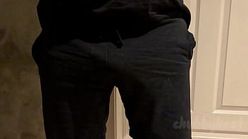 Chubbykaot peeing and cumming on the sink at the gym