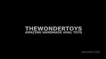 Daniela ortiz testing the handmade "balldog" size l with additional anal fisting twt044