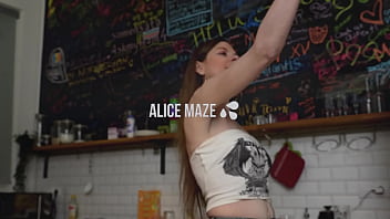 Alice maze wetting jeans