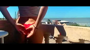 Mostrando la colita a mis amantes