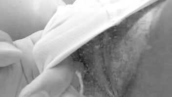 Tocandome en la piscina