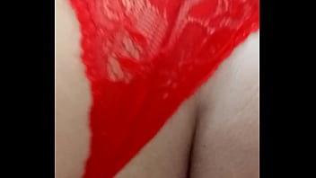 Casada sentando no pelo