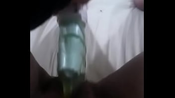 Se mete el consolador