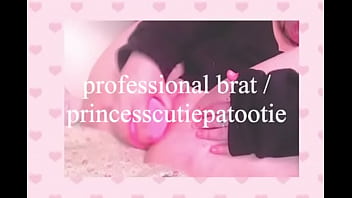 Princesscutiepatootie playing with herself until she cums