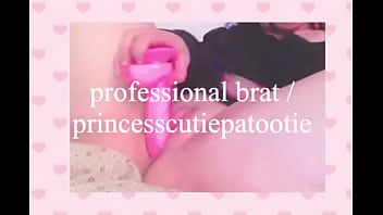 Princesscutiepatootie playing with herself until she cums