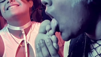 All gorgeous lesbians love worshipping feet