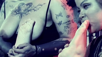 All gorgeous lesbians love worshipping feet