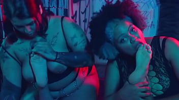 All gorgeous lesbians love worshipping feet