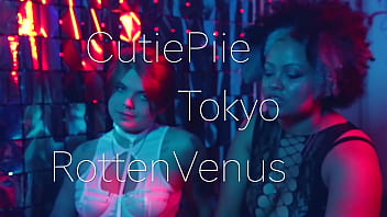 All gorgeous lesbians love worshipping feet