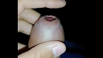 Enteteniendome con mi pene baboso