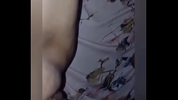 Meu cuzinho não aguentou a rola monstruosa desse negão