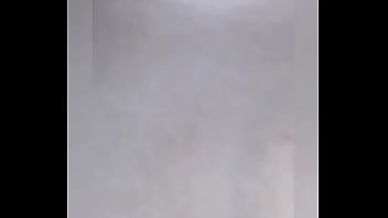 Meu cuzinho não aguentou a rola monstruosa desse negão