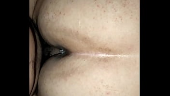 Mujer rica con tanga