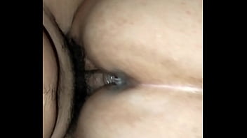 Mujer rica con tanga