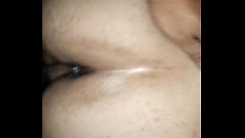 Mujer rica con tanga